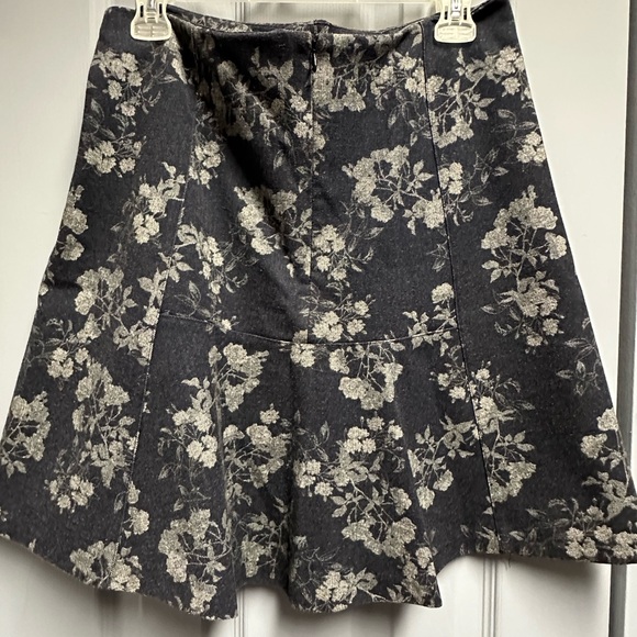 Banana Republic Black and Cream Floral Skater Skirt - Picture 3 of 3
